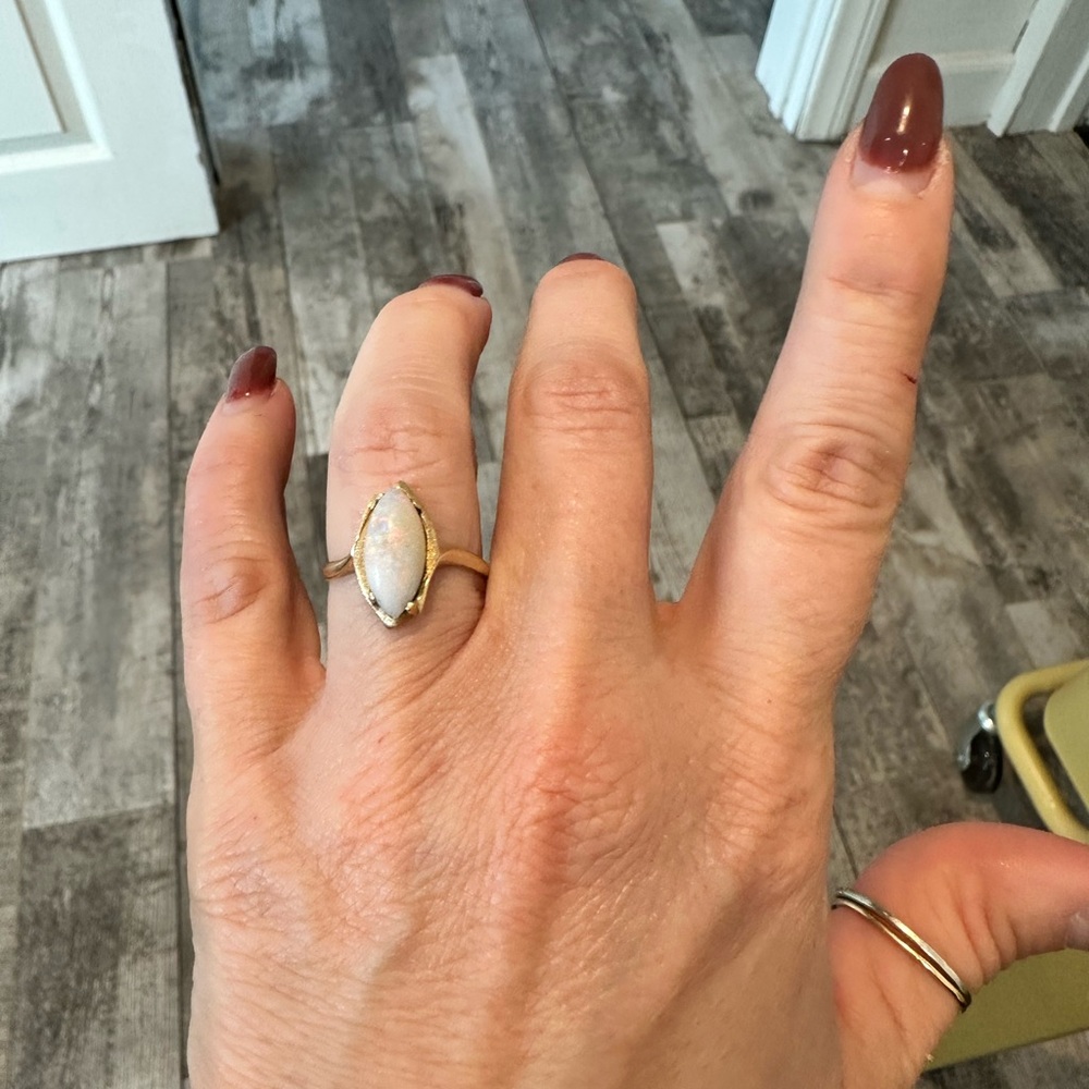 Vintage 14kt gold and Opal Ring